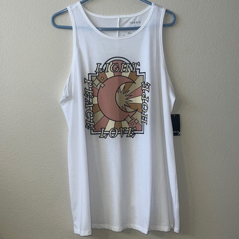 Torrid classic fit graphic tank. Size 1X NWT